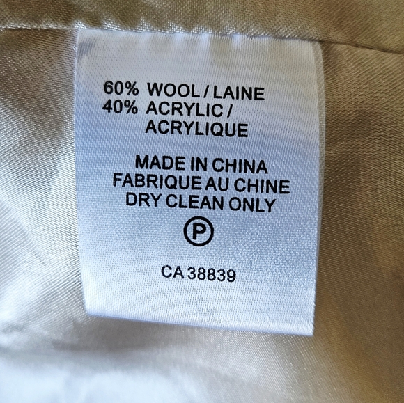 NWOT Elegant Cream Cape with Faux Fur Trim 🐆✨️ - Picture 7 of 9